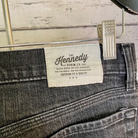 CLASSIC WASH DENIM - WASHED BLACK - Picture 5 of 7